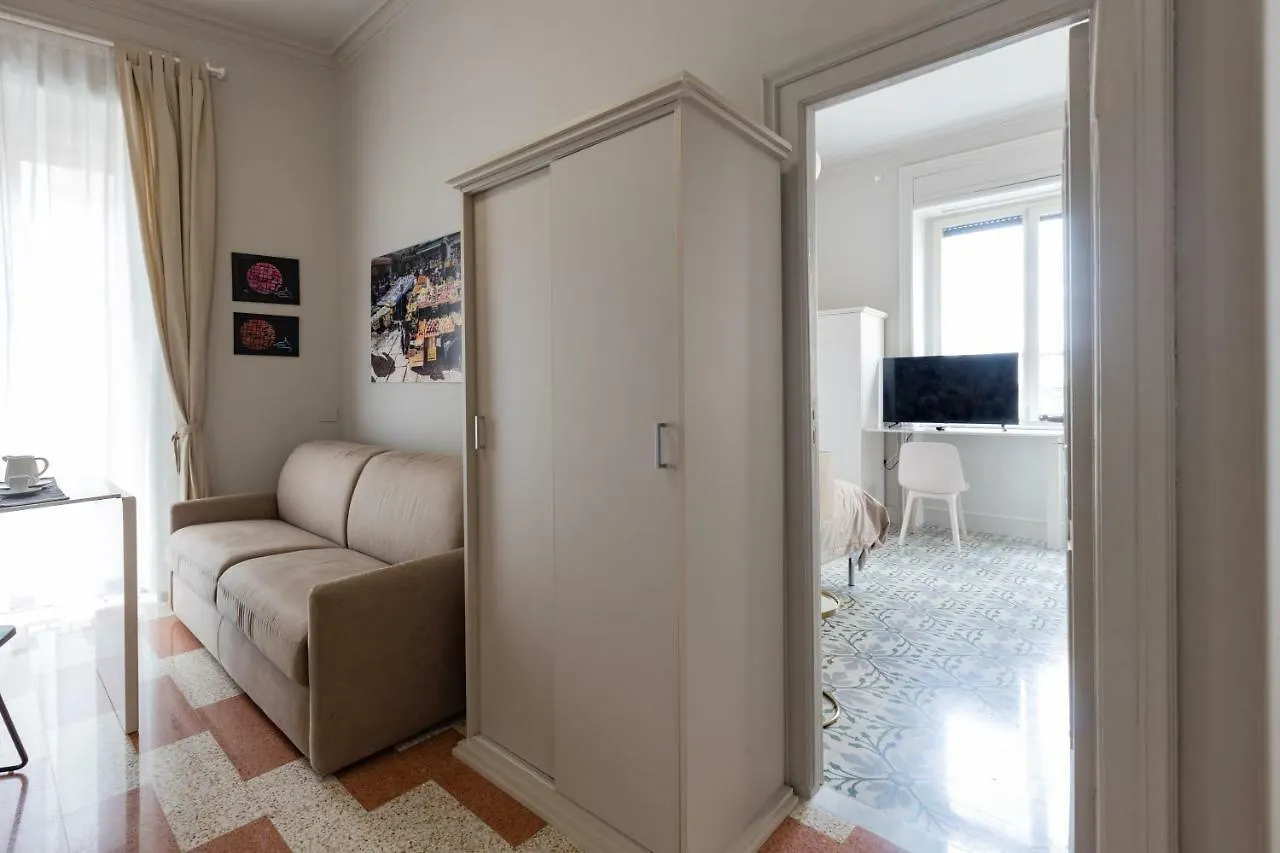Art & B.E.D.S. Hotel Naples 2*,