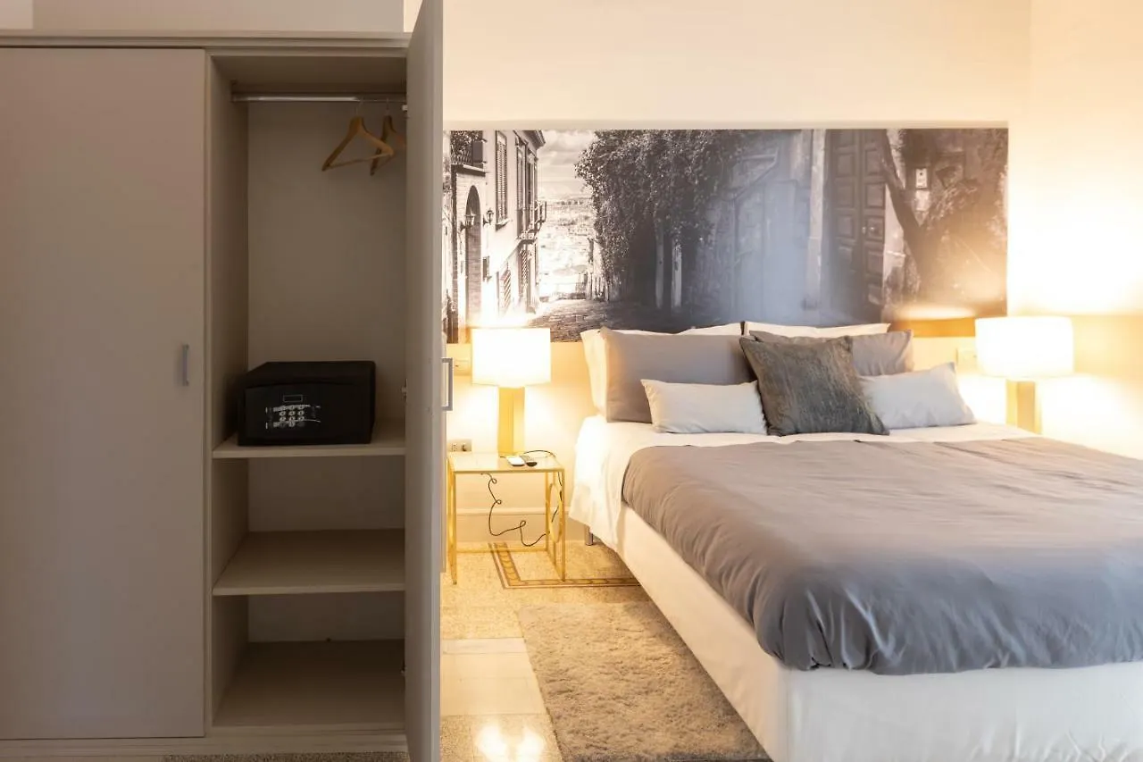 Art & B.E.D.S. Hotel Naples Guest house